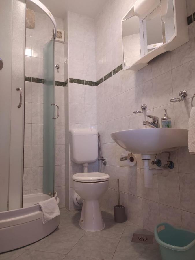 Apartment Room Parcina 特罗吉尔 外观 照片