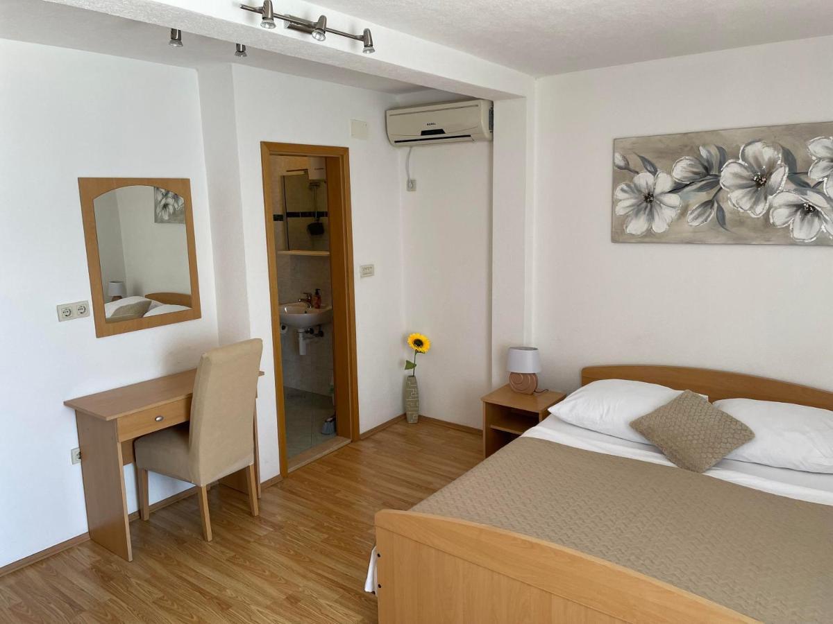 Apartment Room Parcina 特罗吉尔 外观 照片